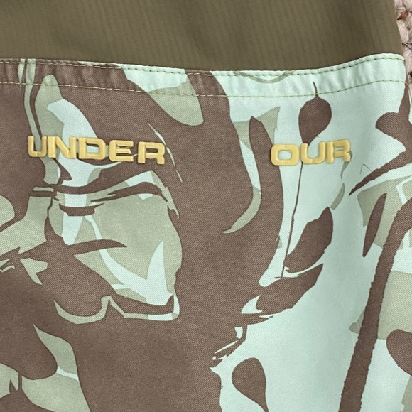 Under Armour Boardshorts 36” Swim Trunks Camo - Picture 2 of 5